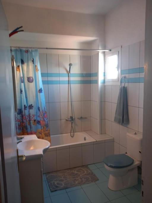 Stoupa Beachside Retro Apartment Eksteriør bilde