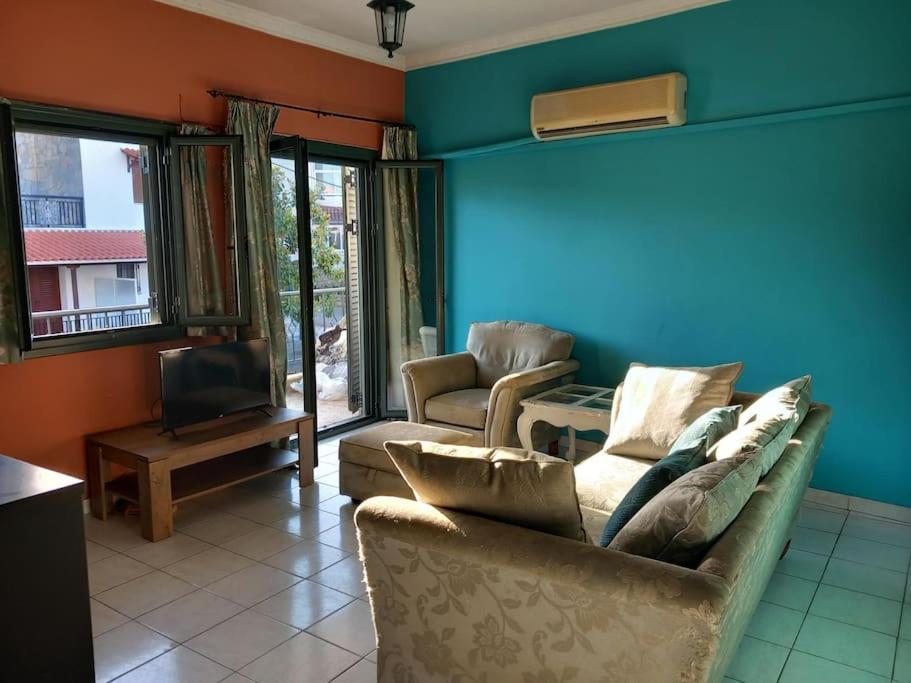 Stoupa Beachside Retro Apartment Eksteriør bilde