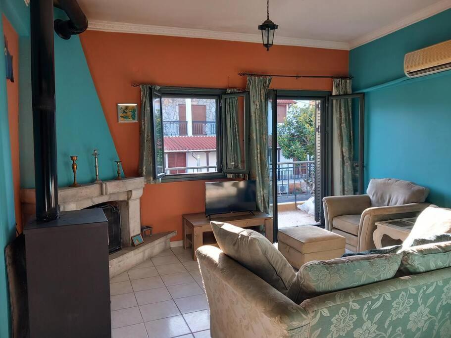 Stoupa Beachside Retro Apartment Eksteriør bilde