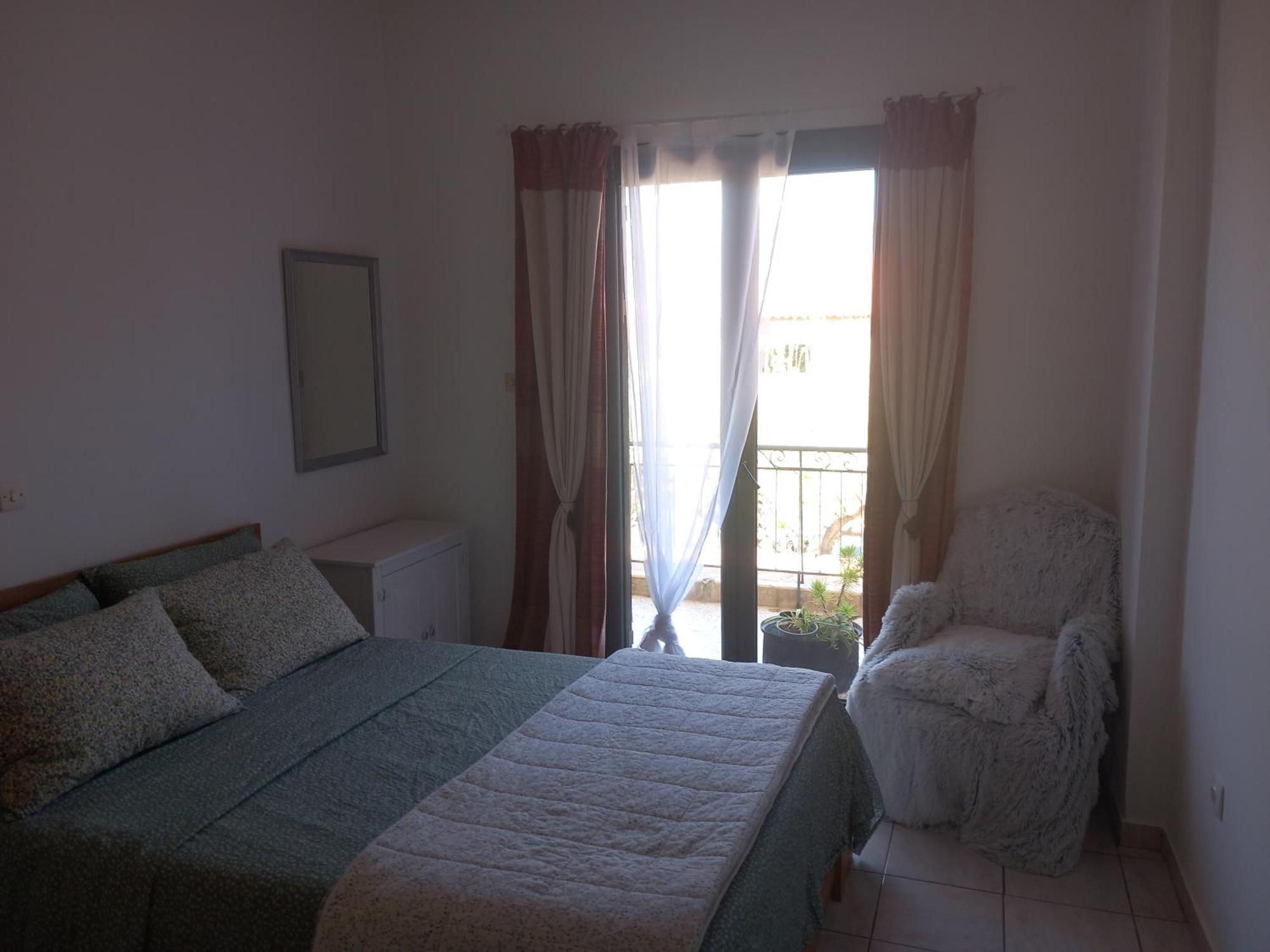 Stoupa Beachside Retro Apartment Eksteriør bilde